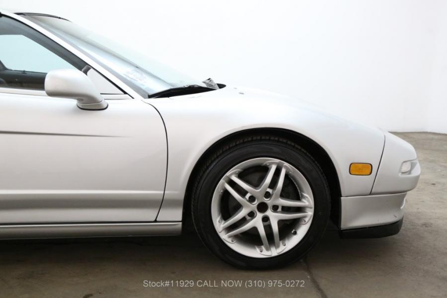 Детали экстерьера Acura NSX 1993 года  (фото 21 из 37)